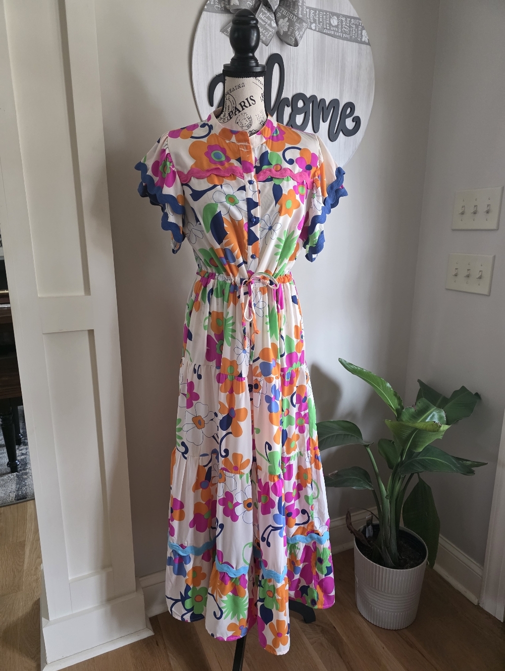 Gorgeous Floral Spring Dress-NWT